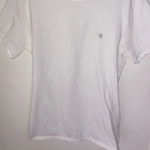 Två pack Calvin Klein T-Shirts - Oanvända, båda två för 120kr