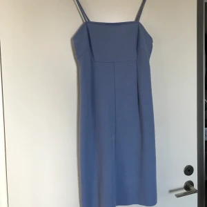 Klänning från NLY trend - Endast använd vid ett tillfällle, superfin! Storlek M. Frakt tillkommer 