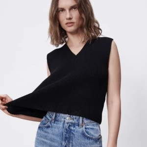 Väst - Helt oanvänd stickad väst från zara❤️