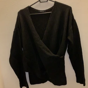 Svart tröja - Ordinarepris 199kr säljes för 40kr+ frakt 