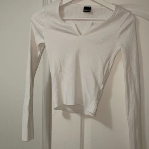 Topp - Vit ginatricot topp aldrig använd 