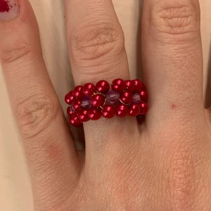 Egengjord ring - Egengjord ring, finns i alla storlekar. 20kr + frakt på 11kr. 