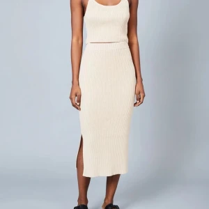 Stickad kjol - Jättesnygg stickad kjol köpt på Zalando. Först i kvarn och pris kan diskuteras pga flytt!