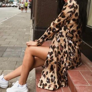 Kimono/klänning - Kimono/klänning från boohoo. Använd en gång 