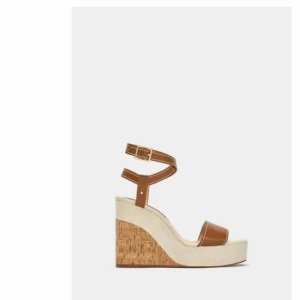  - Nice spring/summer wedges. (Brand new)