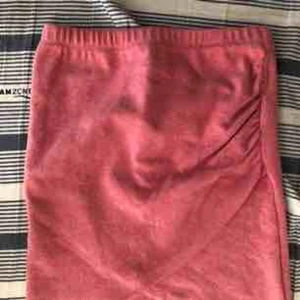  - Super stretchig kjol så passar de flesta💕 supersöt å fin köpt för 250kr knappt använd💕