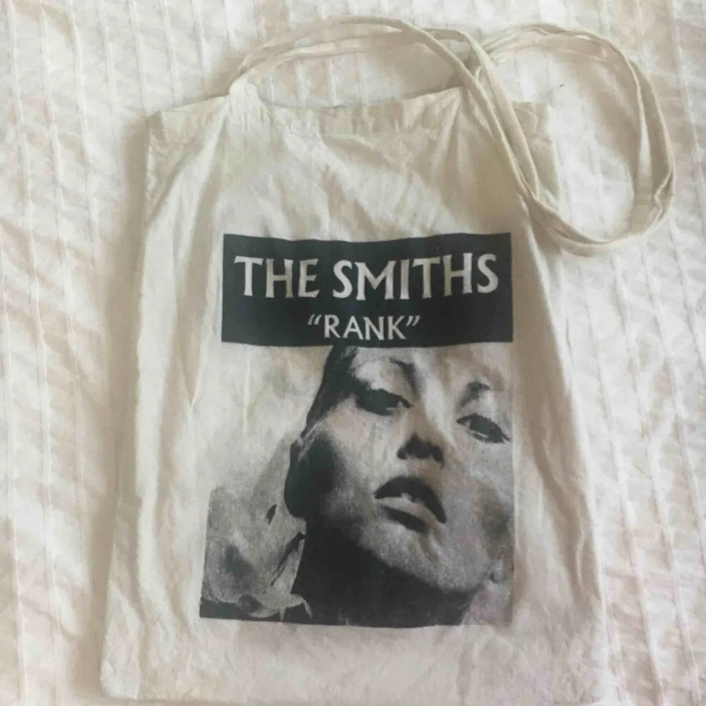 Snygg THE SMITHS tote bag! 🌟 Frakt 50 kr. Väskor.