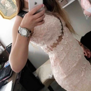  - Ax Paris klänning Endast provad. Storlek 12, är som en Medium.