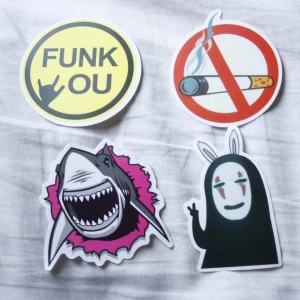  - Fina stickers för 9kr st +9kr frakt! Köp fler stickers och  få rabatt! (gubbe fr spirited away såld) 