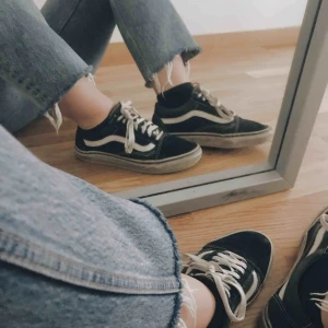  - Ett par old school vans, i mycket bra skick.