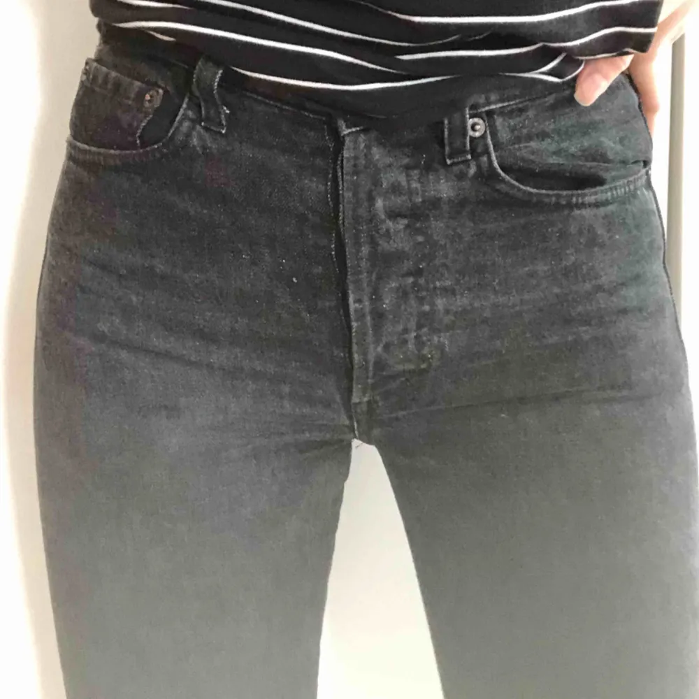 Jättefina vintage jeans från crocker! Passar en S/26 ca :) Är grå/svarta.. Jeans & Byxor.