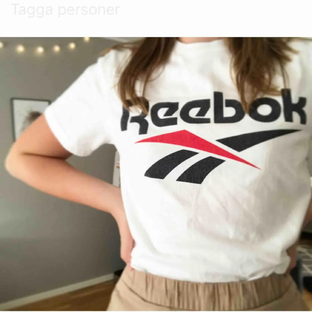 Jättefin Reebok t-shirt köpt på ASOS😆 frakten blir 30kr . T-shirts.