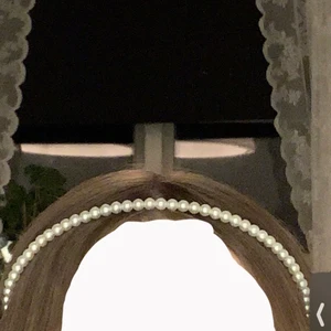 Diadem  - Pärlor, färg: vita, används 1 gång, tvättad.