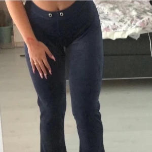 Gina tricot - Använda få gånger, vänligt bra skick. Säljer för 150 storlek XS