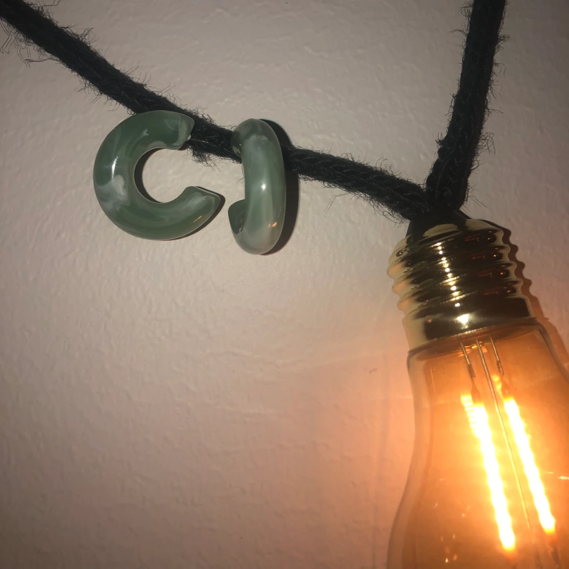 Snygga örhängen i turkosgrönt