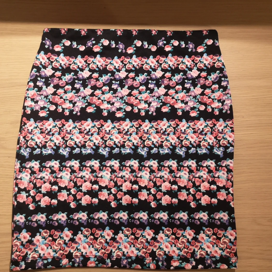 Flowral-print mini skirt  - 90