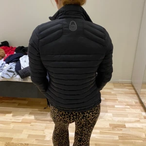 Jacka - Som ny knappt haft på mig den 