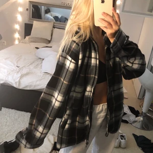 Oversize kofta/jacka - Rutig oversize fleecekofta men ganska varm trots tunn🕊💫