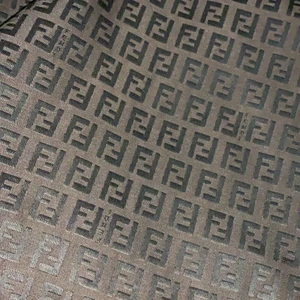 Fendi  - Hej! Säljer nu mitt fina fendi väska. Vet ej om den är äkta eftersom jag fått den i present. Men den är helt ny (oanvänd), ren, och har inte några defekter. Pm för mer!! 💖