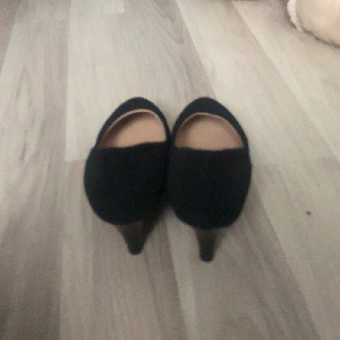 ett par skor från shein i str 38 men är typ för 36 - 91