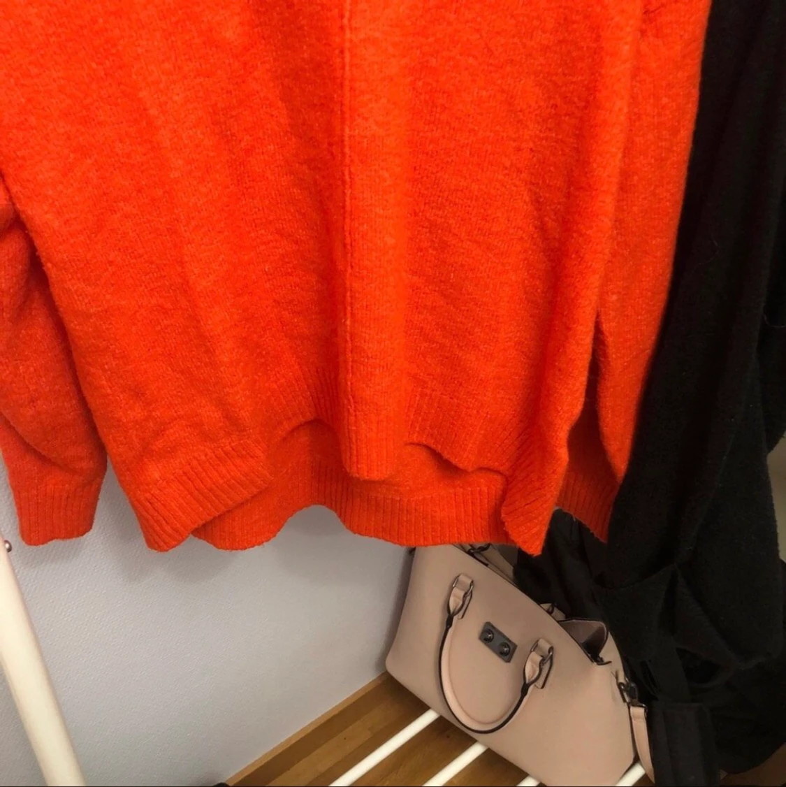 Stickade tröjor, + en fjärde på 2bild - 91