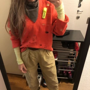 Tröja - Fantastisk tröja från Asos. Använd fåtal gånger och i absolut fint skick. Den är otroligt mjuk och skön. Storlek 34 (passar även 36)