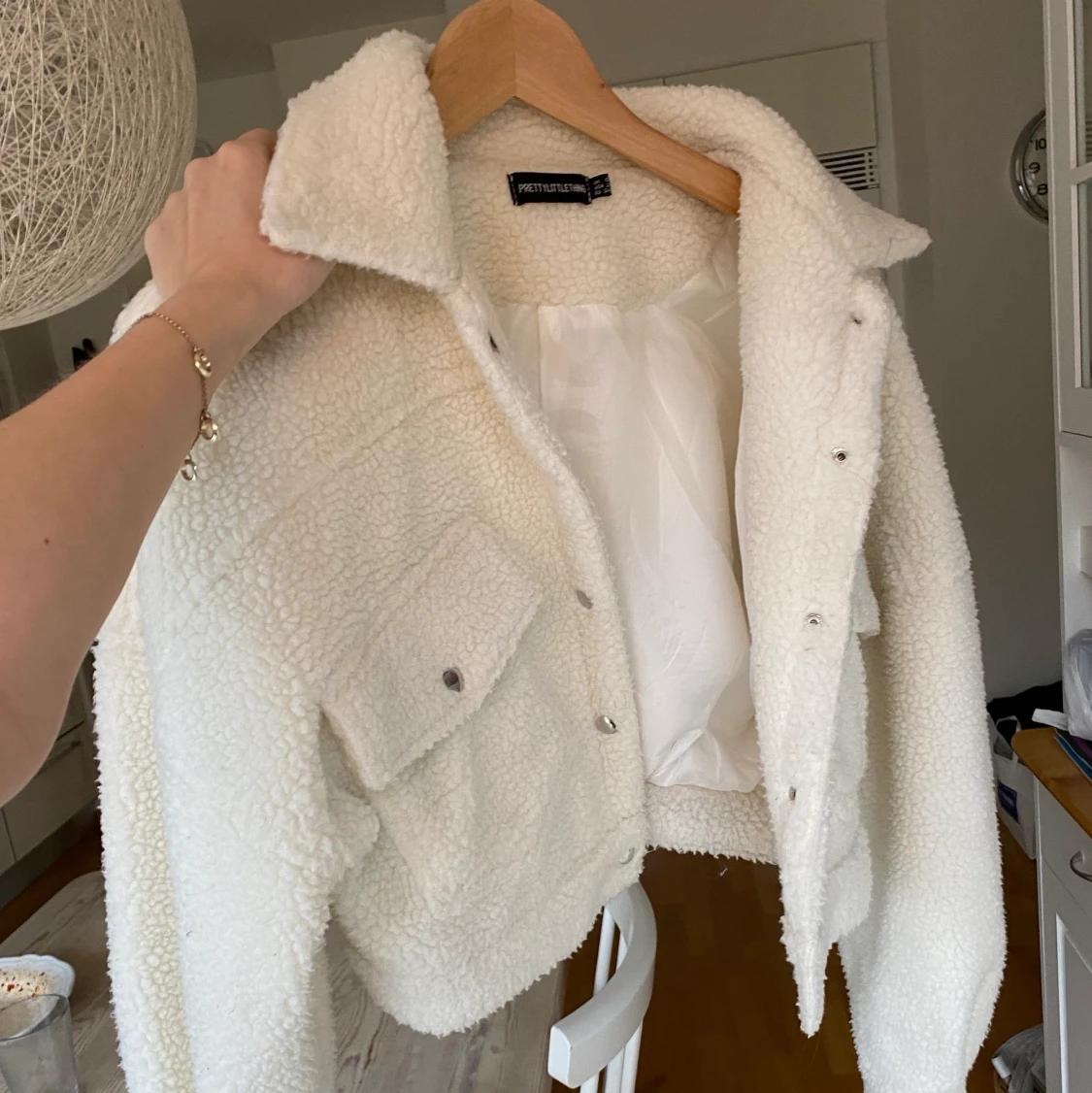 beige cropped puffjacka - 90