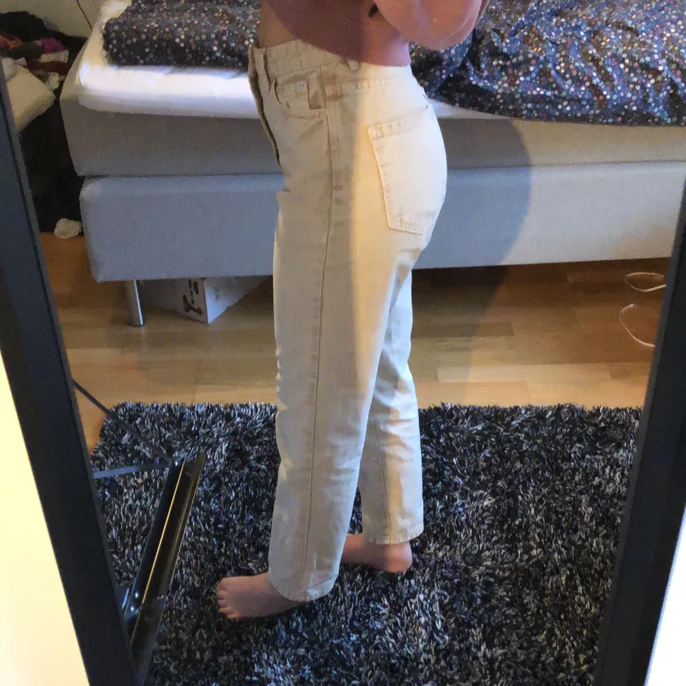 Jättefina jeans från Gina. Använda enstaka gånger💞 storlek 34. Köptes för 500 kr & säljer för 150 kr plus frakt som köparen står för! 💞✨ . Jeans & Byxor.