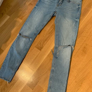 Zara jeans  - Säljer mina Zara jeans i storlek 38. Köparen står för frakten 