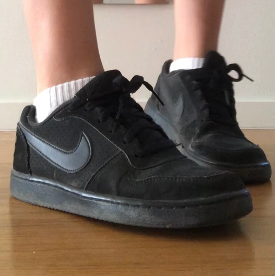 svarta basic nike skor - 90