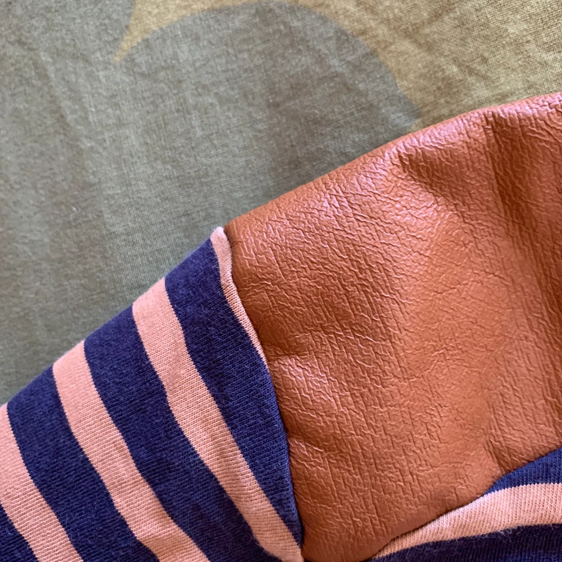 Långärmad, randig tröja - 91