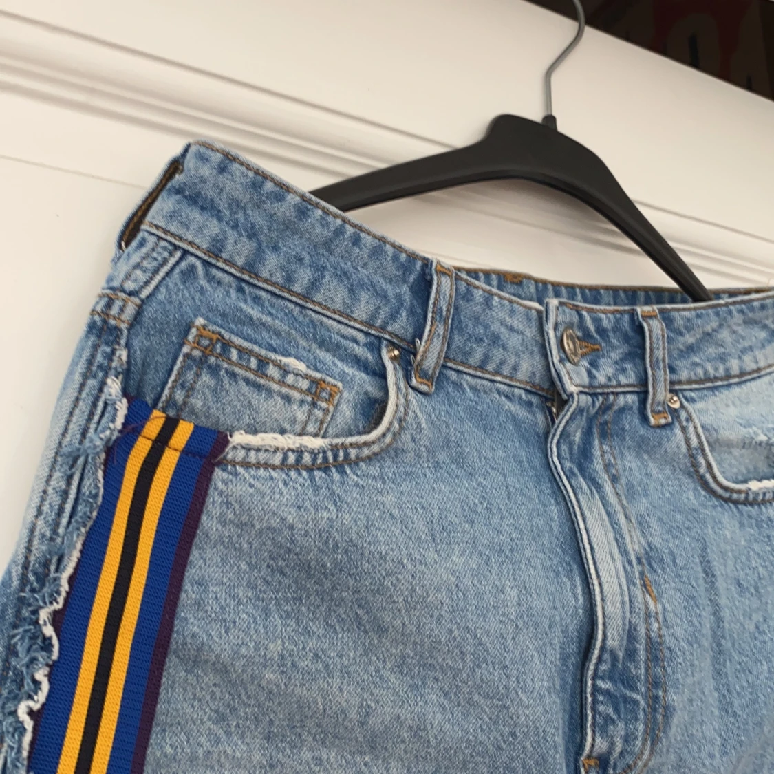 Jeanskjol med färgade streck - 90