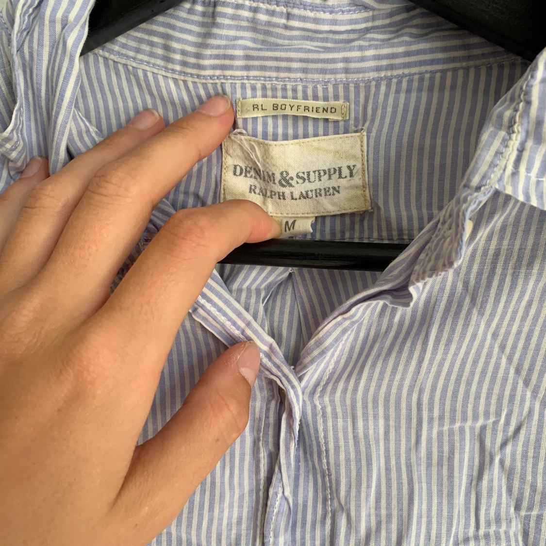 Tunn randig skjorta - 91