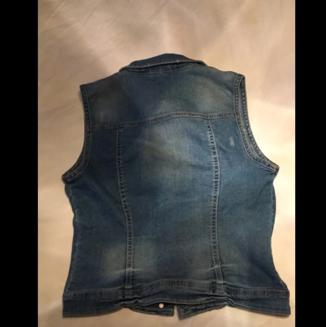 Snygg denim väst! - 90