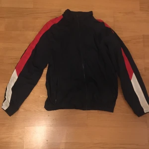 Sommarjacka - En skön och cool jacka, extra skön under kalla sommardagar!