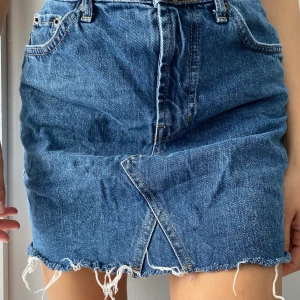 Kjol från BDG (Urban Outfitters)  - Kjol från BDG, köpte på Urban Outfitters i Stockholm. Knappt använd. 