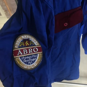 Åbro jacka  - Flexa billig öl! XL men går väl ha som oversize? Har ej testat Åbro är äckligt. Köpare står för frakt 🍻🍺 alltid bud om flera skriver 🥃🍹🍷🍺