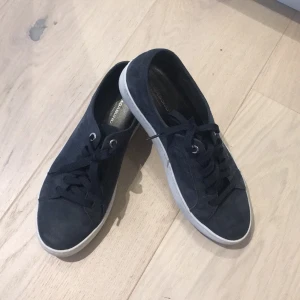  - Knappt använda vagabond i mocka pga för små, nypris 900kr