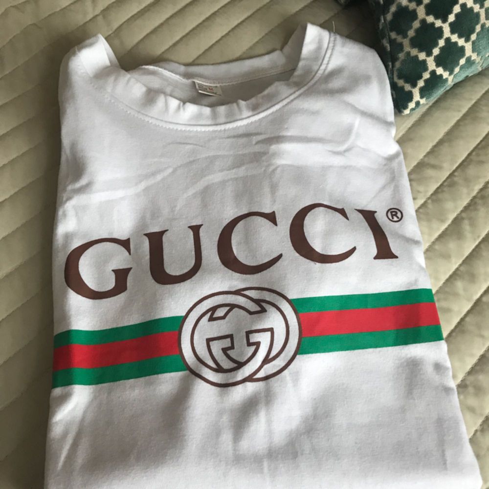 Gucci t-shirt, A-kopia. Aldrig | Plick Second Hand