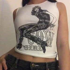 Cowgirl linne 💅🏼 - Linne i stretchigt material, superfint skick! Skulle säga att det är i storlek S/36. Frakten är inkluderad i priset 🥂