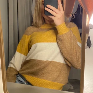 Vero Moda tröja - Stickad mjuk tröja från veromoda