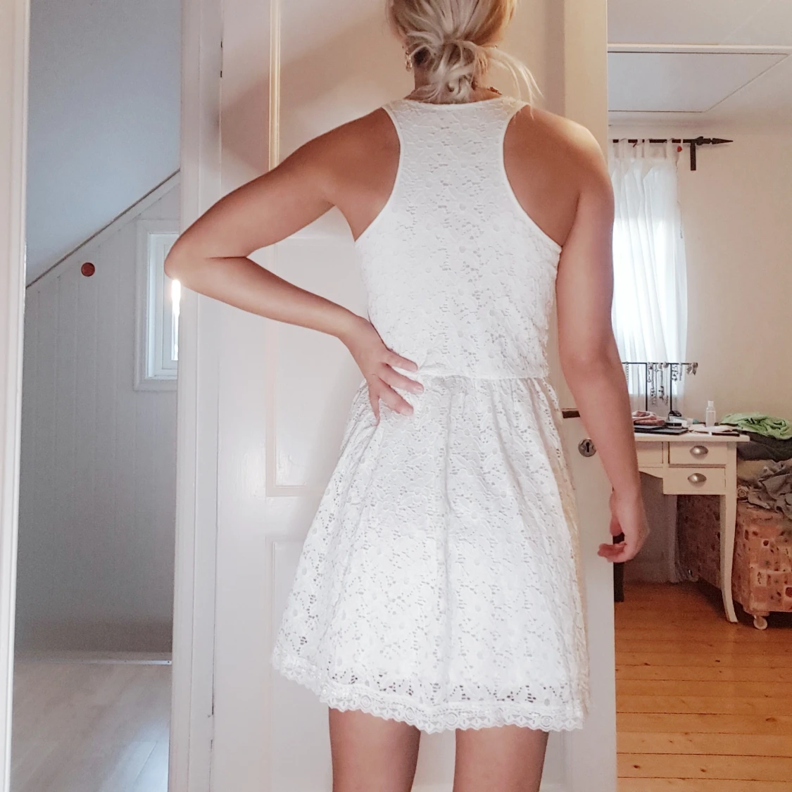 Vit spetsklänning - 90