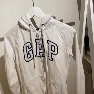 Gap tröja - Säljer en gap tröja i storlek XS.
