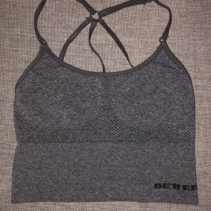 Better boodies, ICIW - ❌GRÅ OCH LILA TOPP SÅLD❌.   Strl S, säljer pga är för små för mig. Möts upp mellan Södertälje och Stockholm. 80kr styck. 