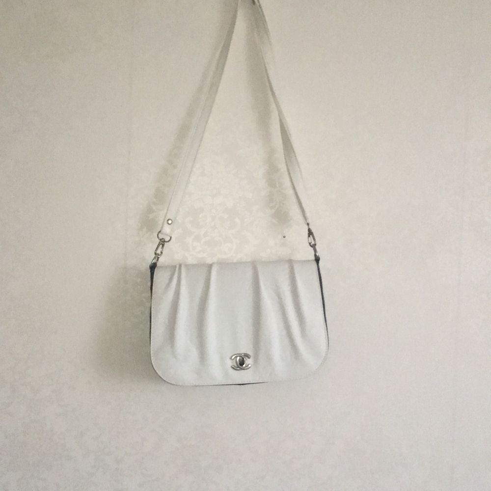 Chanel Small Classic Double Flap Bag från A Retro Tale  Åhlens