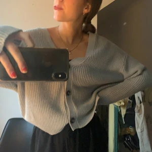 Kofta stl m  - Jätte fin kofta ifrån lager 157. Använd fåtal gånger, gör av dig vid intresse!✨💖buda gärna✨