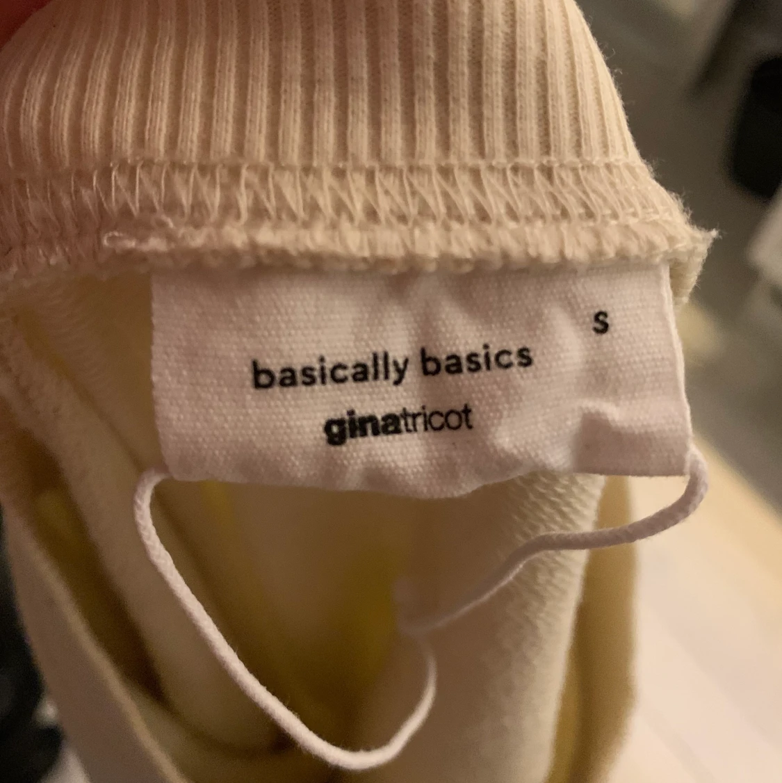 Sweatshirt i offwhite färg - 90