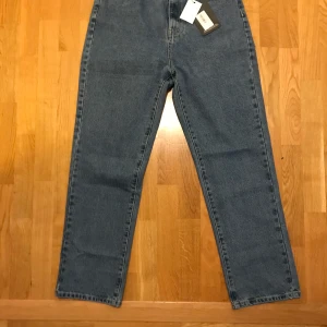 Nya PLT straight leg jeans.  - Så snygga men tyvärr passar de inte på mig :( Helt nya! 