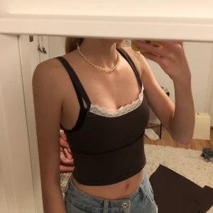 brunt spets linne - intressekoll på detta linne som finns i brun eller ljusrosa, kan göras i storlek xs/s/liten m. Observera att jag syr dom själv!!🤎💗