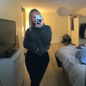 Stickadtröja  - Grå stickad tröja från lager 157. Inte stickig. Storlek XS men passar S💞